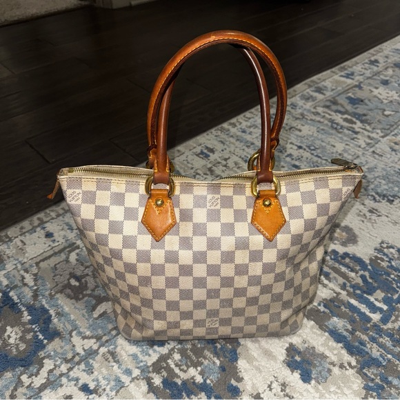 no brand Handbags - Checkered zip Tote Bag with Tan Handles